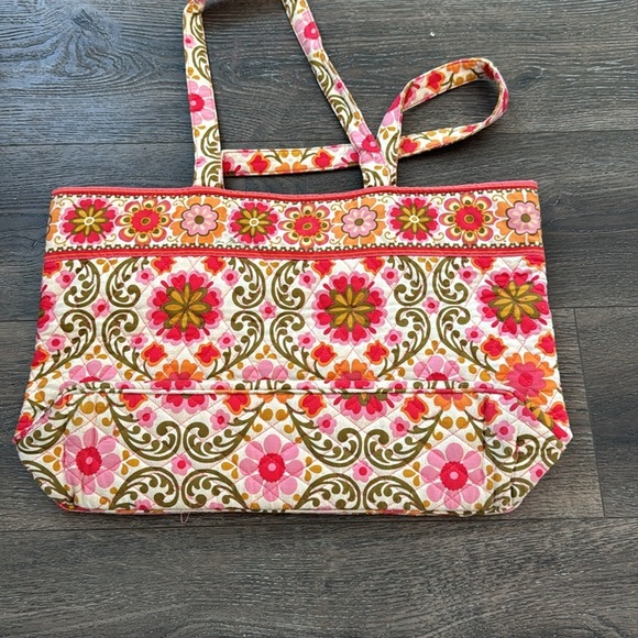 Vera Bradley Bag. Retired Folkloric pink and orange tote. Great condition! - Picture 5 of 5